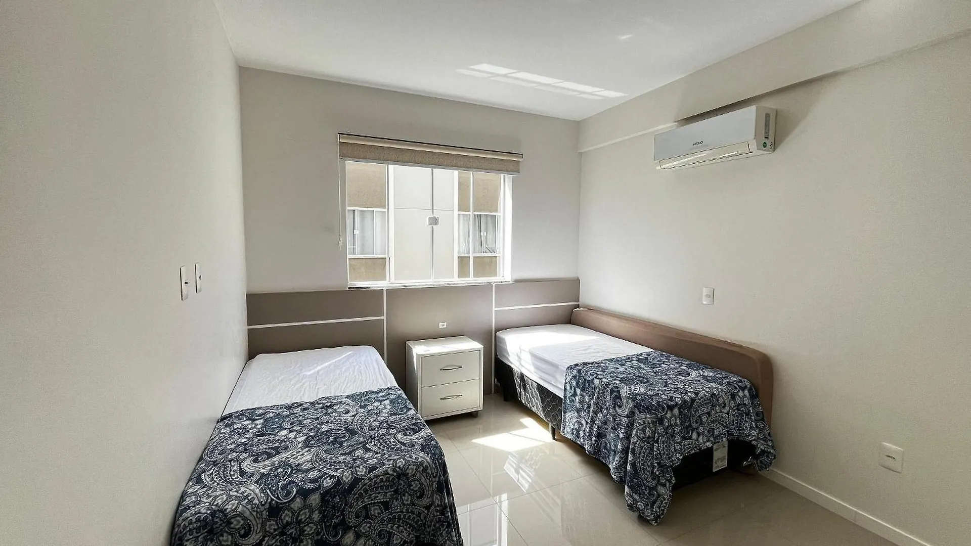 A91 - Varadero - Apartamento De 02 Dormitorios Em Bombas. 봄비나스 0*,