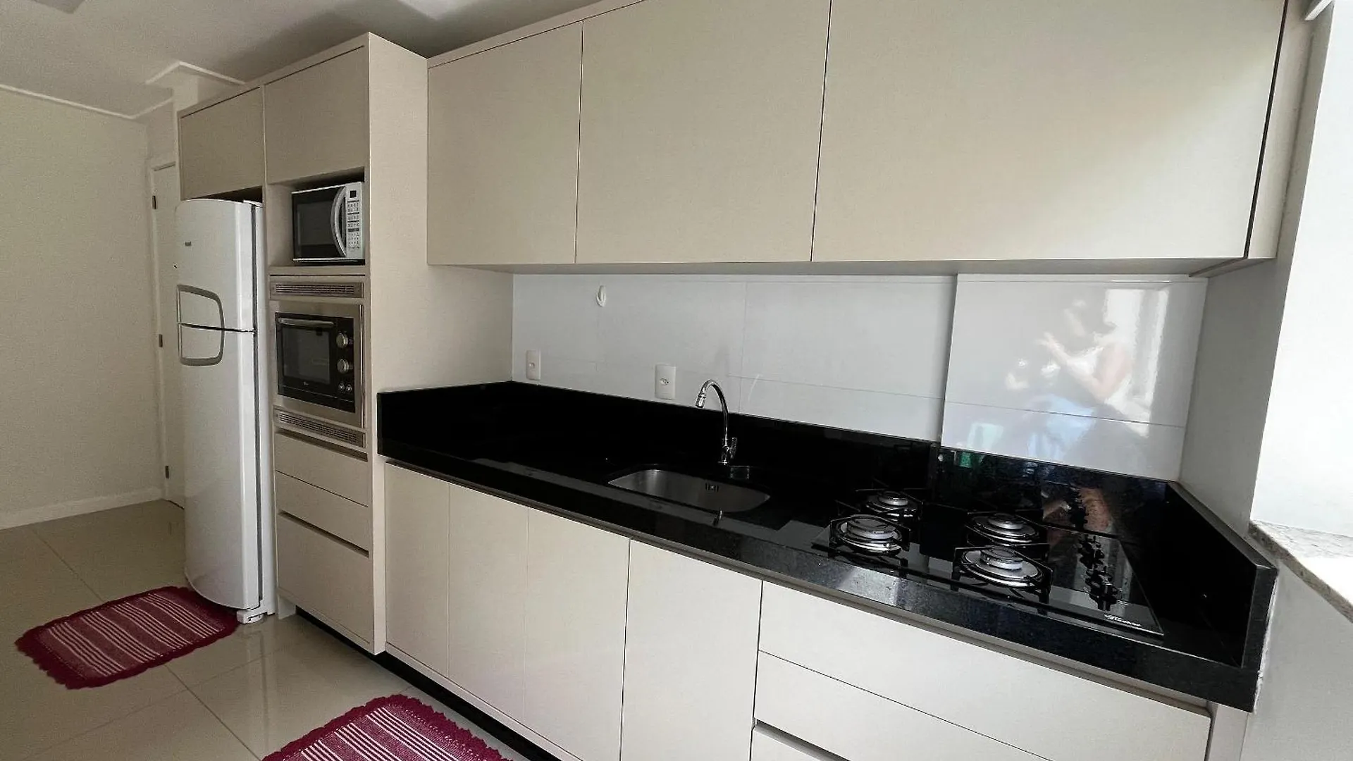 A91 - Varadero - Apartamento De 02 Dormitorios Em Bombas. 봄비나스